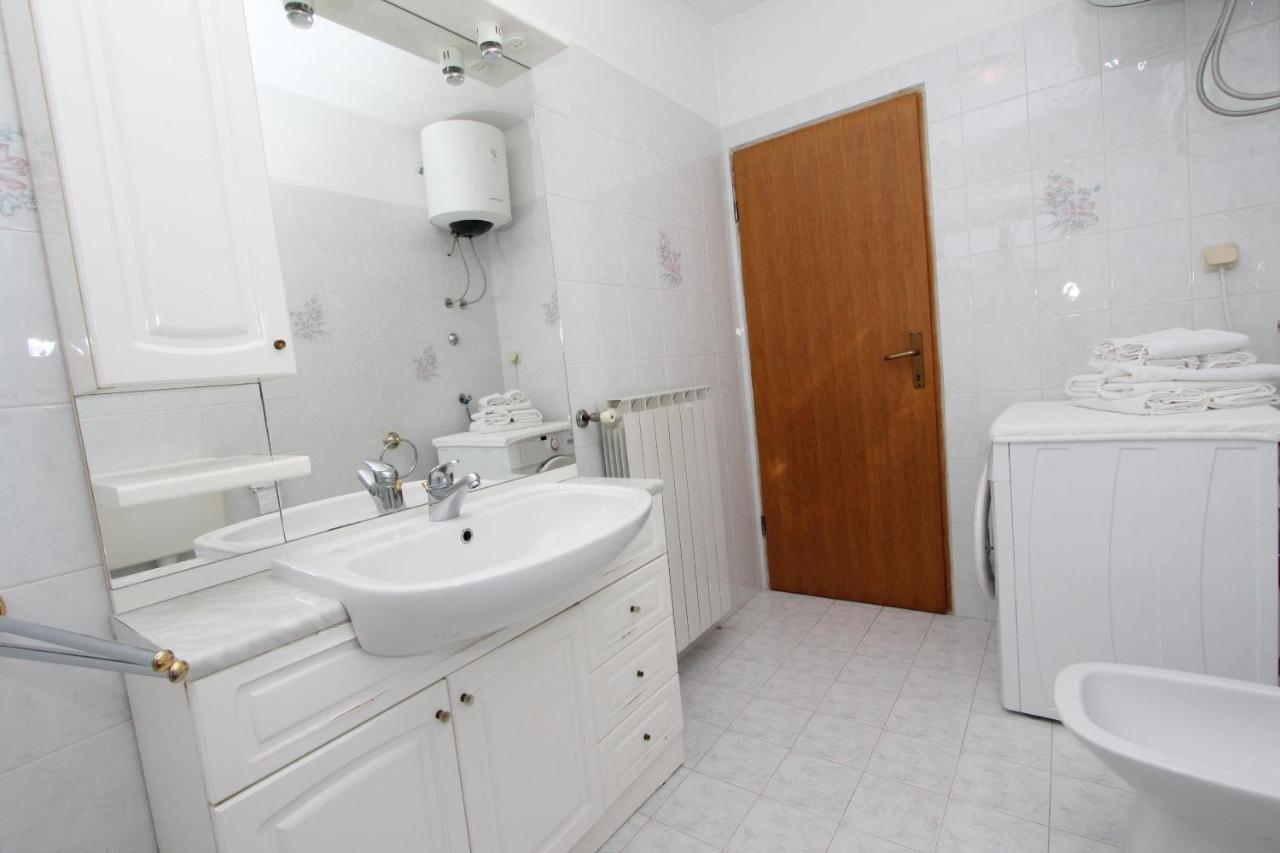 רוביני Apartments Denise מראה חיצוני תמונה