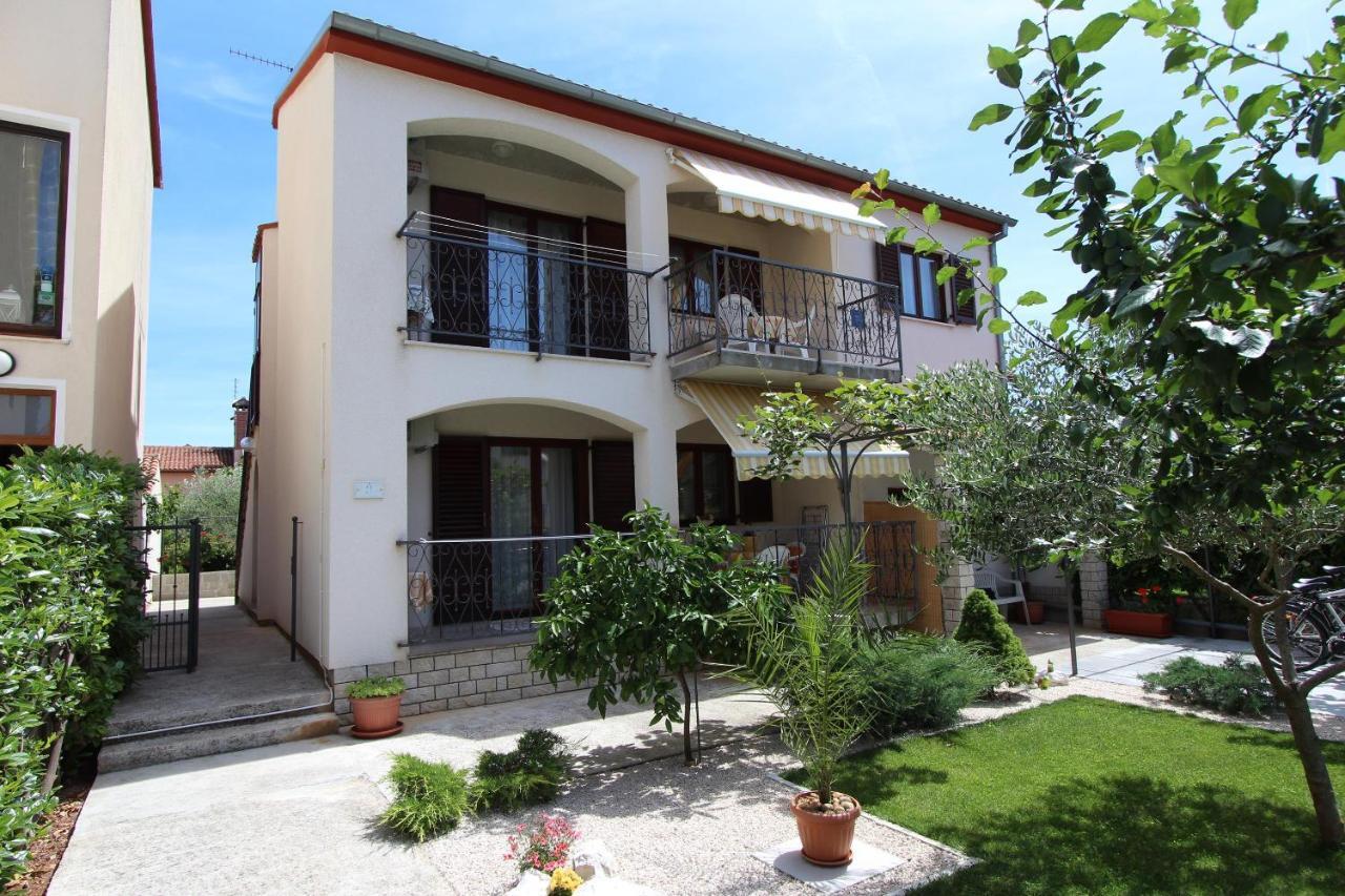 רוביני Apartments Denise מראה חיצוני תמונה